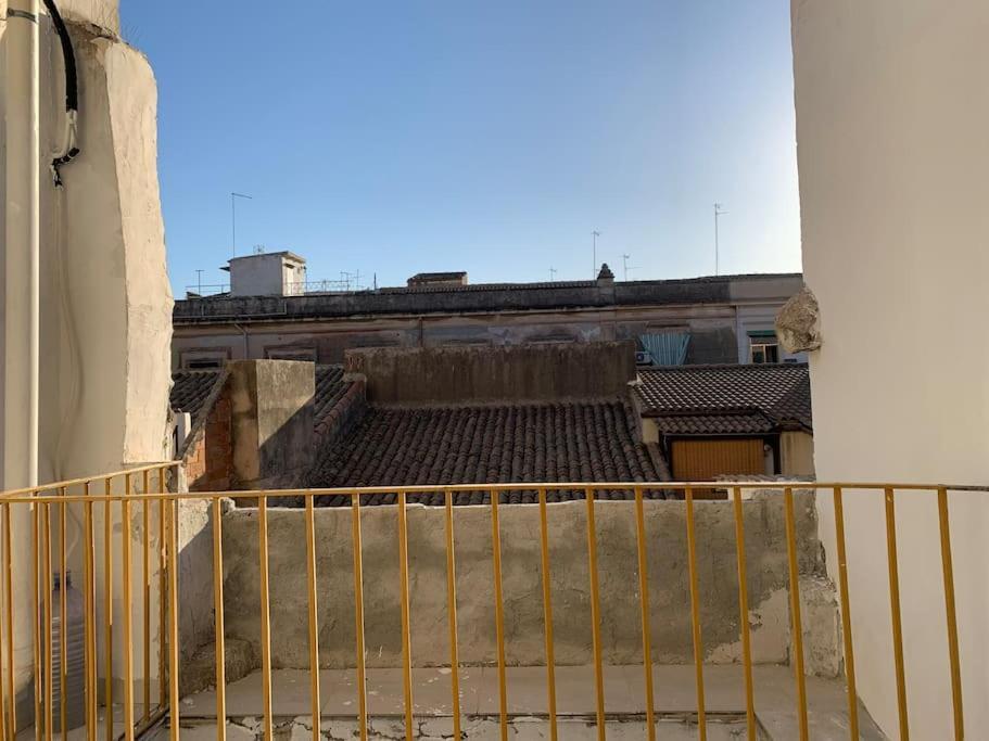 Deni'S Apartments Per 2 Con Veranda Balcone Syrakus Exterior foto