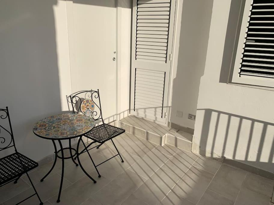 Deni'S Apartments Per 2 Con Veranda Balcone Syrakus Exterior foto